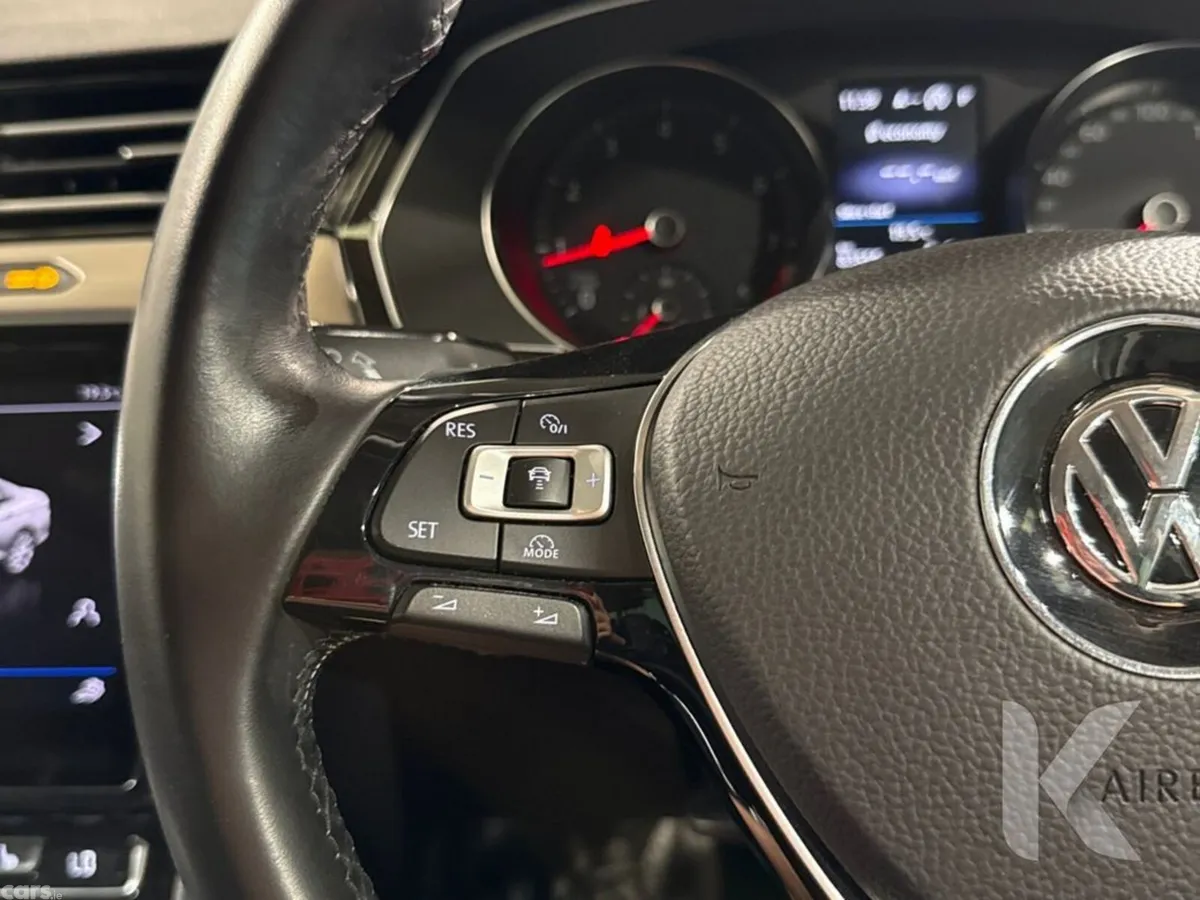 Volkswagen Passat Saloon, Petrol, 2018, White