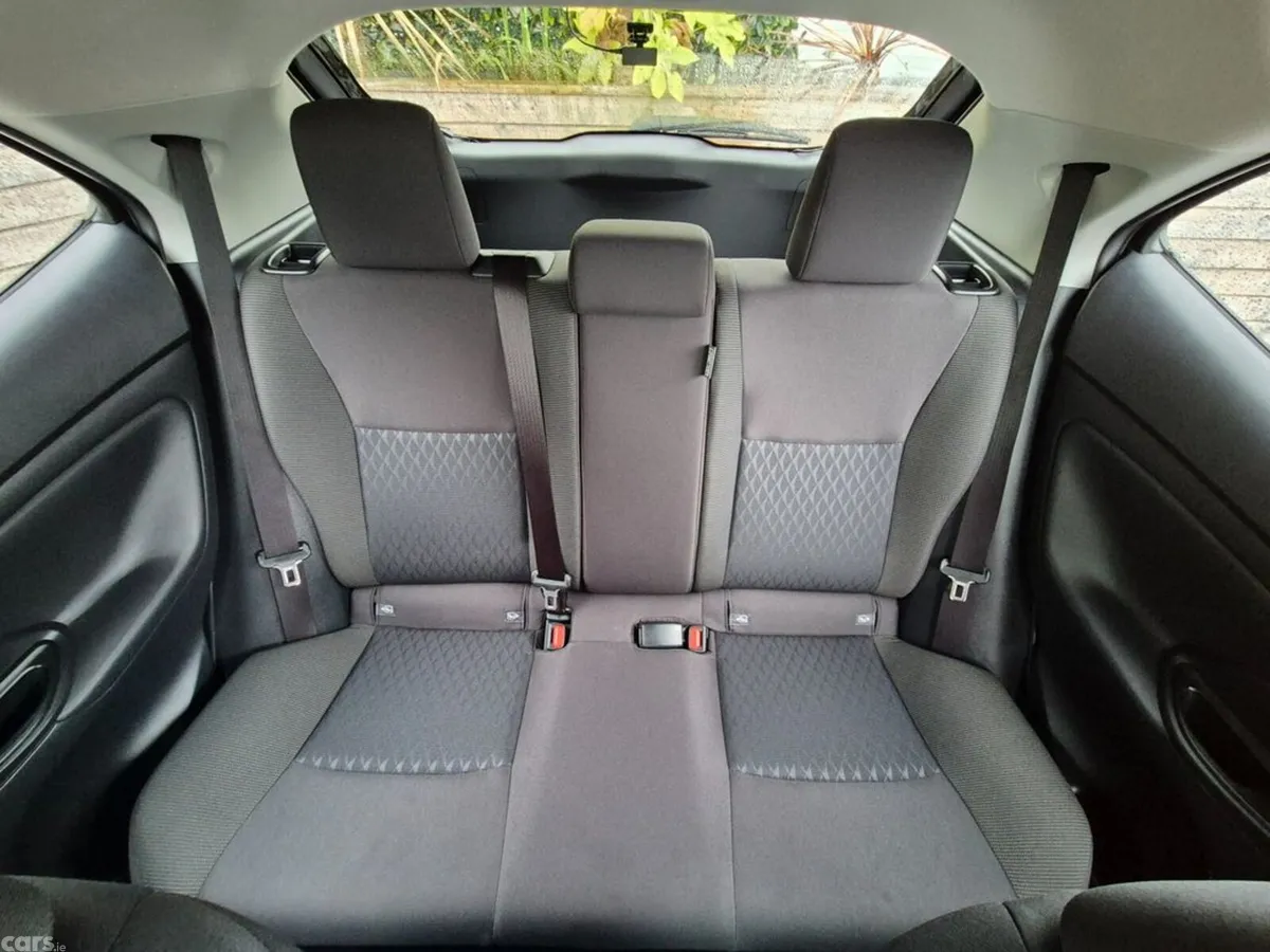 Toyota Yaris Cross SUV, Petrol Hybrid, 2021, Black