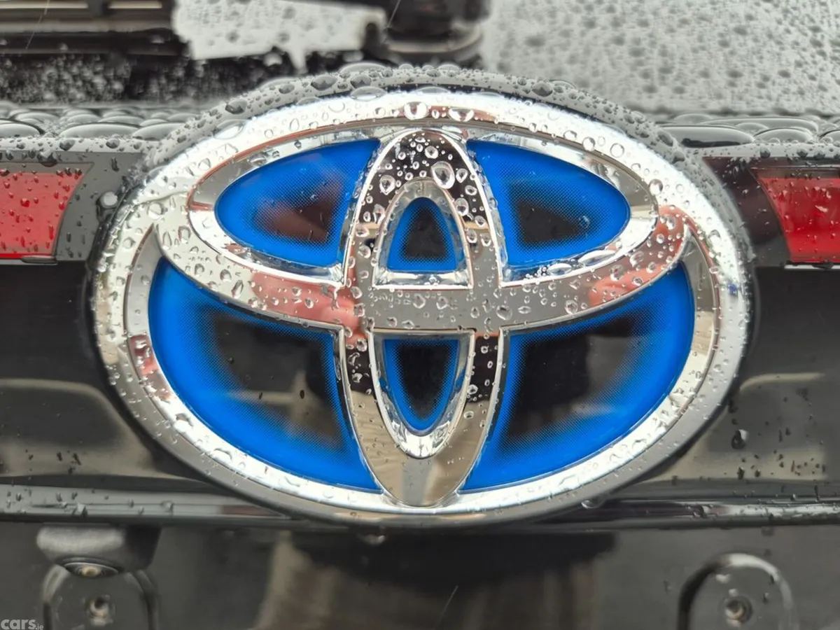 Toyota Yaris Cross SUV, Petrol Hybrid, 2021, Black
