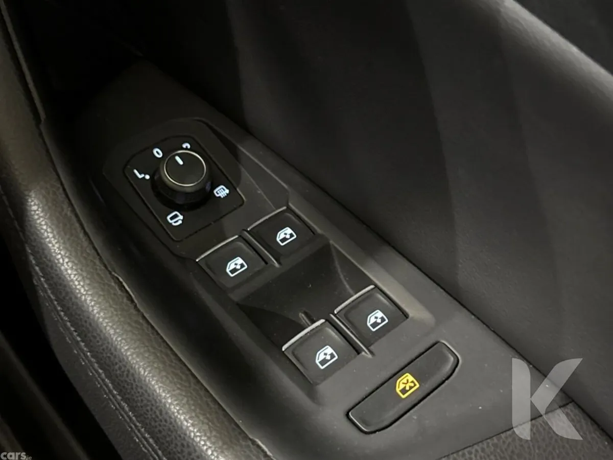 Volkswagen Passat Saloon, Petrol, 2018, White