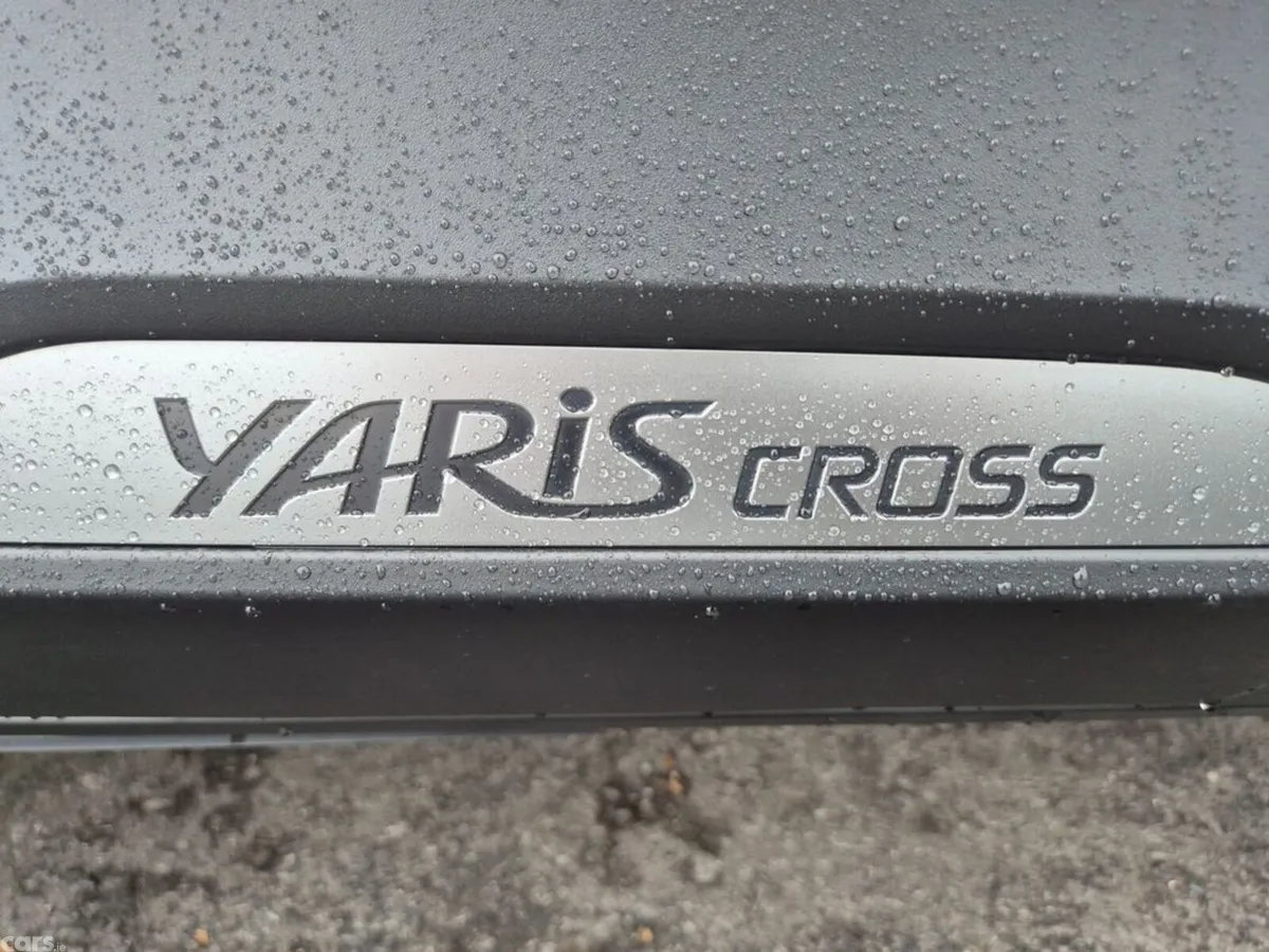 Toyota Yaris Cross SUV, Petrol Hybrid, 2021, Black