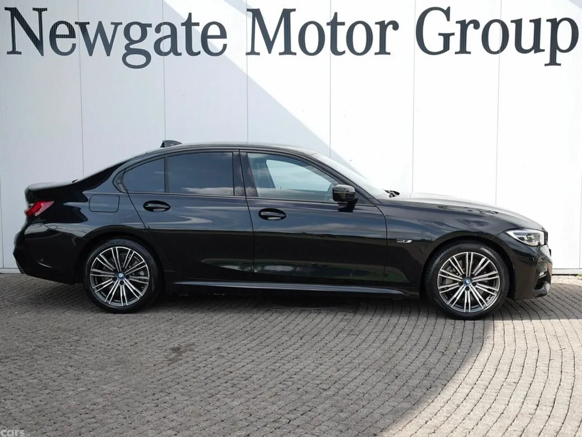 BMW 3-Series Saloon, Petrol Plug-in Hybrid, 2022, Black