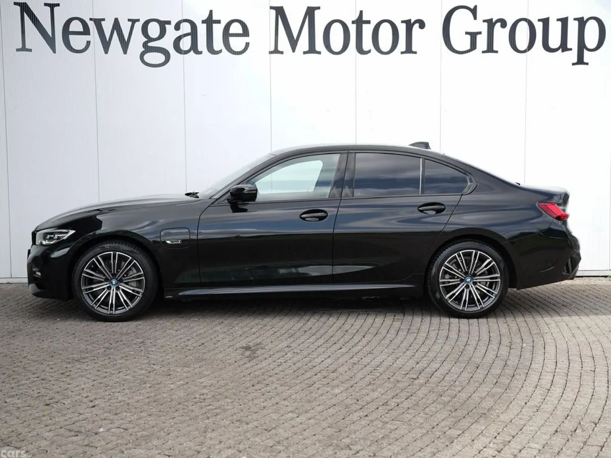 BMW 3-Series Saloon, Petrol Plug-in Hybrid, 2022, Black