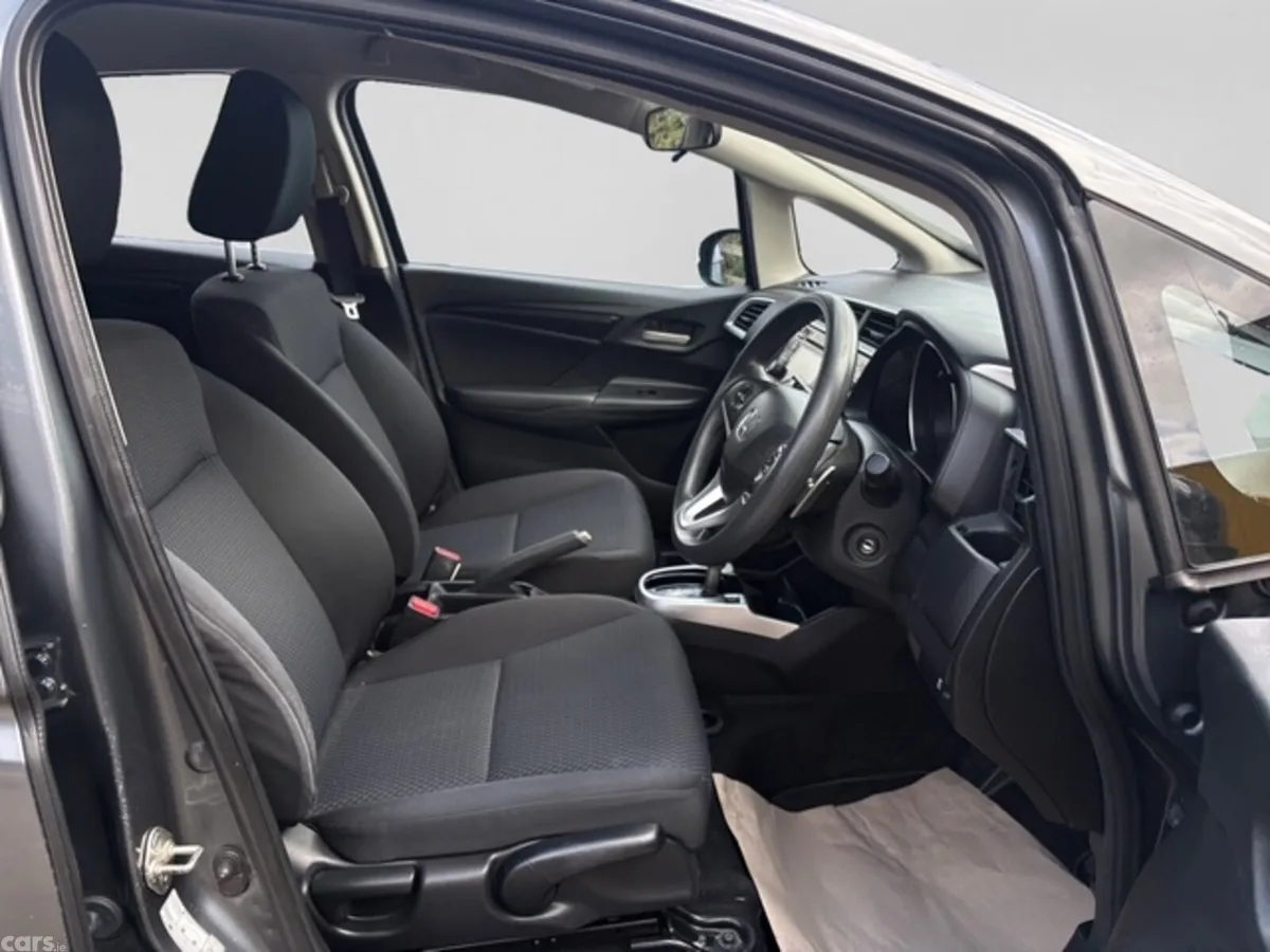 Honda Jazz Hatchback, Petrol, 2018, Grey