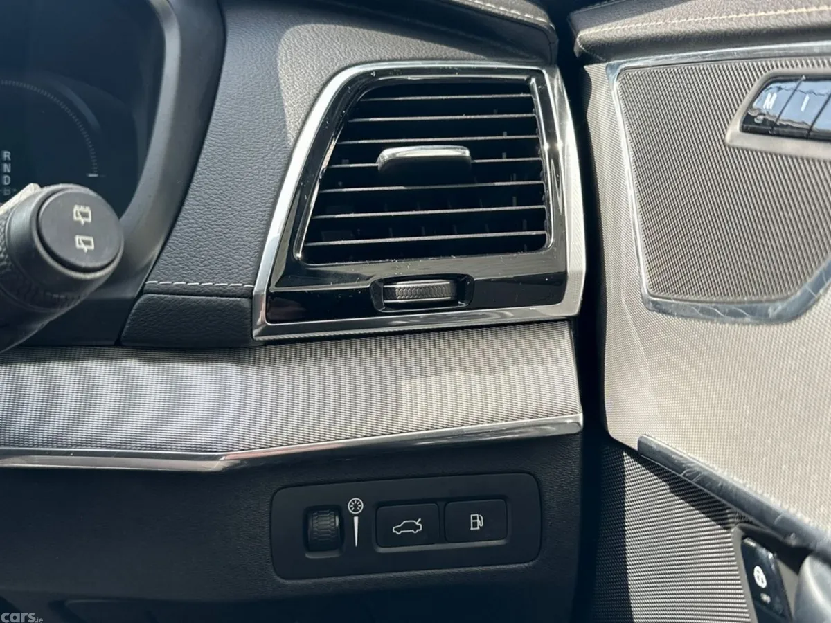 Volvo XC90 SUV, Petrol Plug-in Hybrid, 2020, Silver