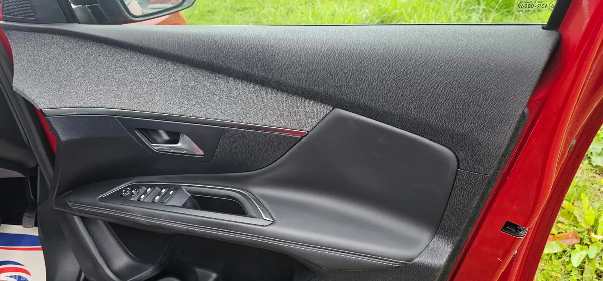 Peugeot 3008 SUV, Petrol, 2017, Red