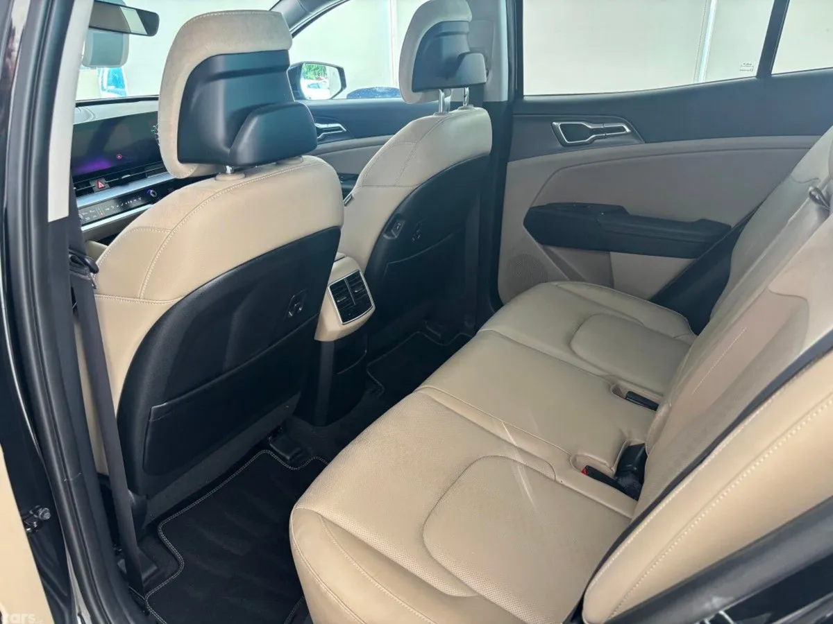 Kia Sportage SUV, Petrol Plug-in Hybrid, 2023, Black