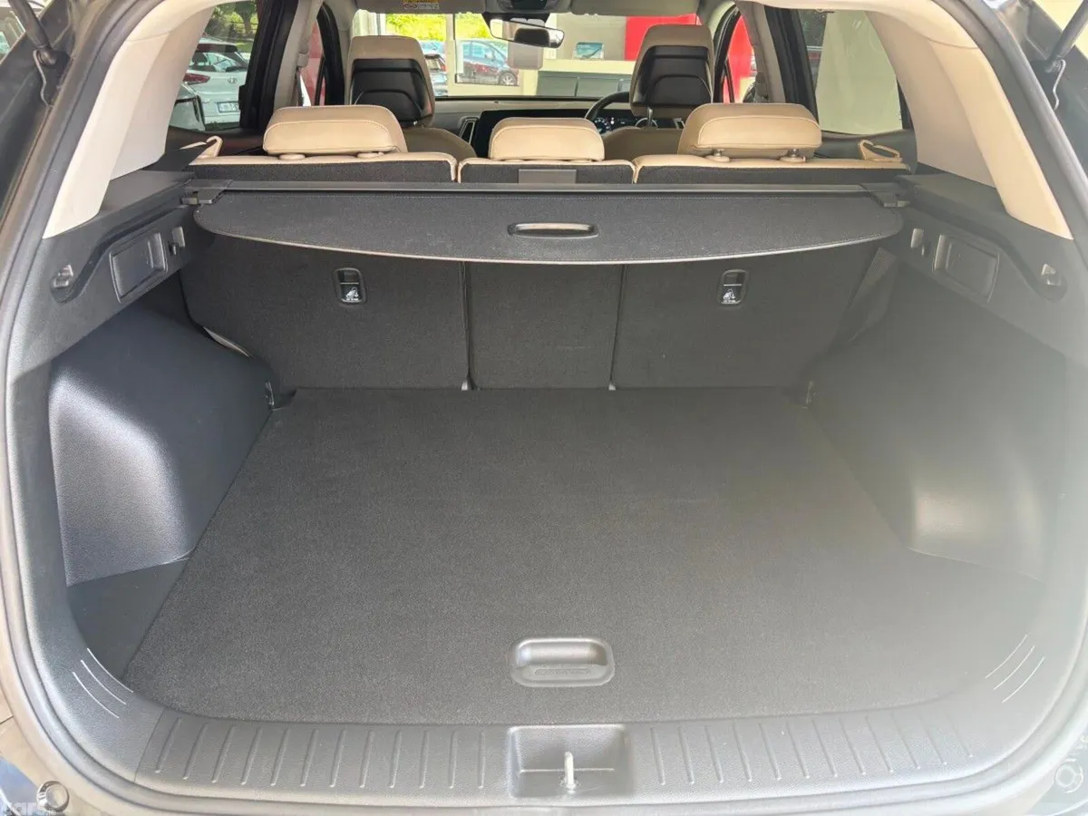 Kia Sportage SUV, Petrol Plug-in Hybrid, 2023, Black