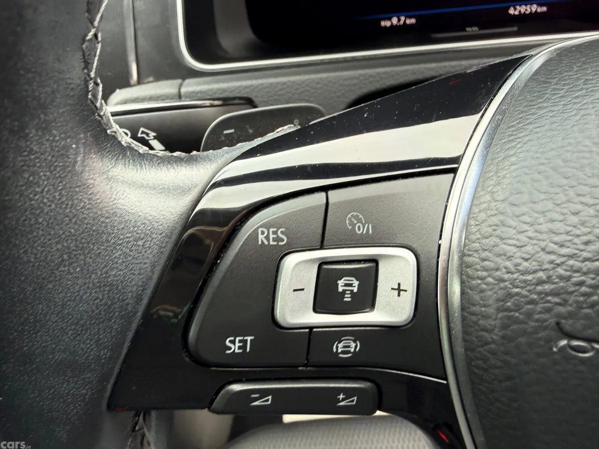 Volkswagen Golf Hatchback, Petrol, 2019, Red