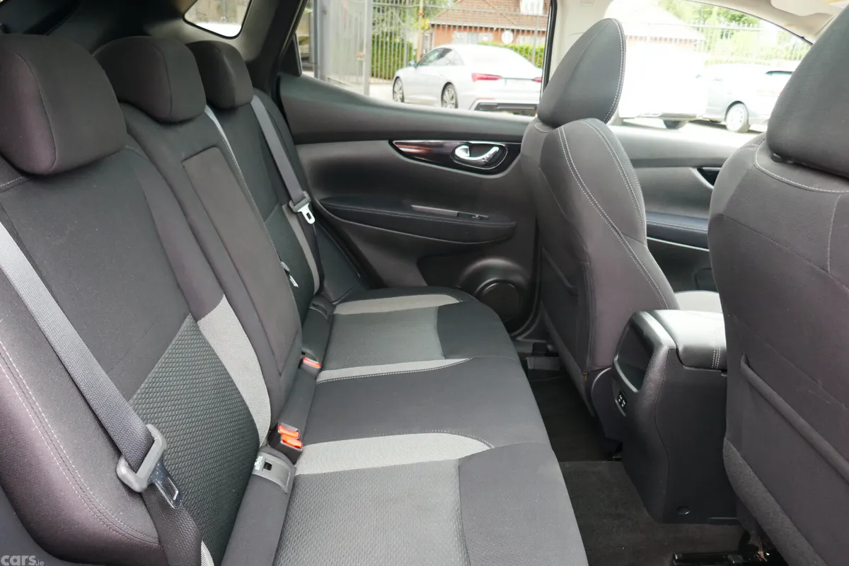 Nissan Qashqai MPV, Diesel, 2021, Grey