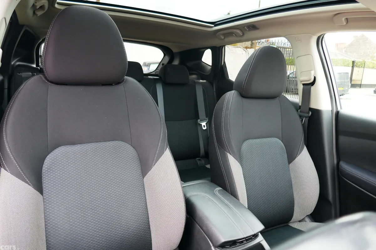 Nissan Qashqai MPV, Diesel, 2021, Grey