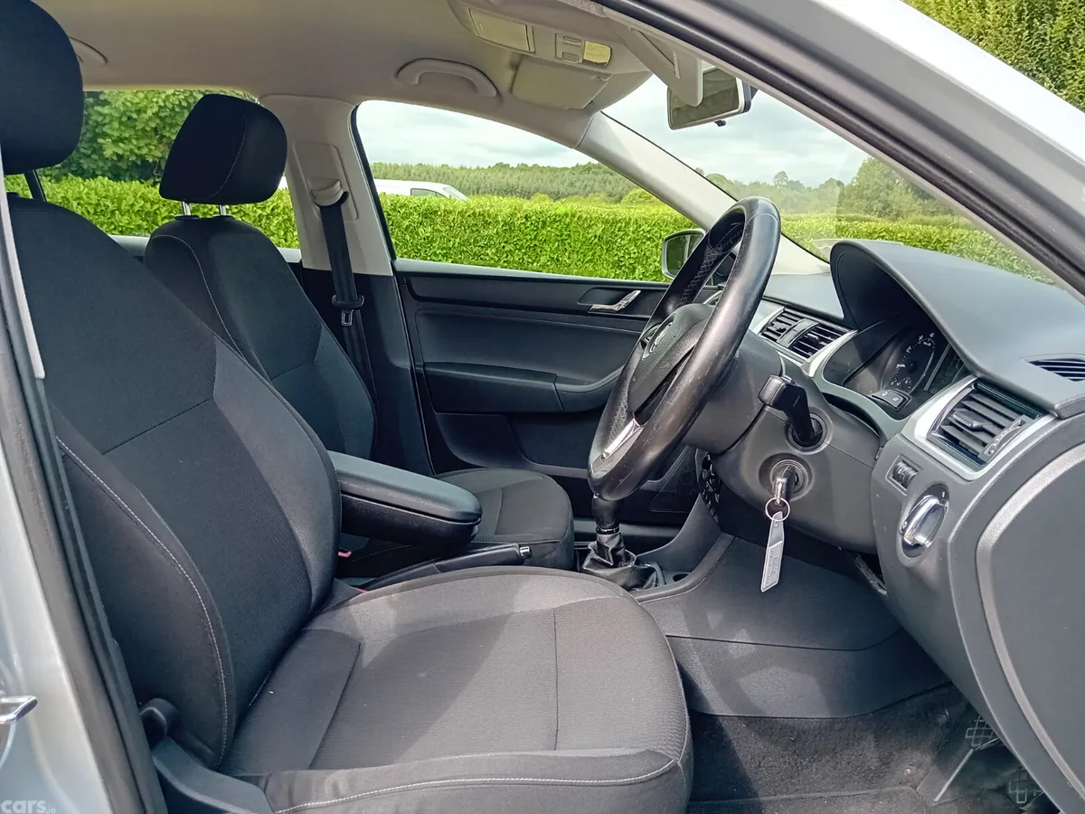 Skoda Rapid Hatchback, Petrol, 2014, Silver