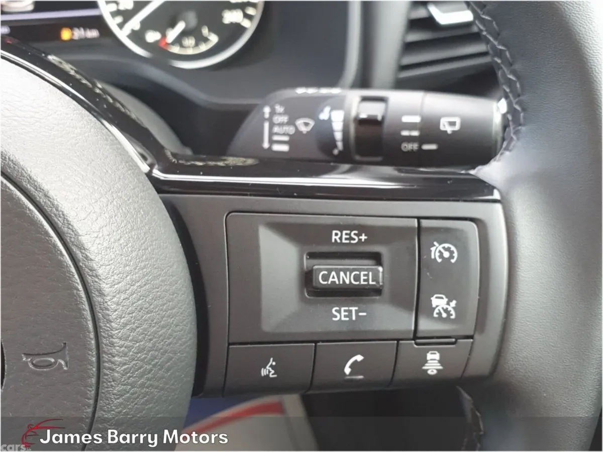 Nissan Qashqai MPV, Petrol Hybrid, 2024, White