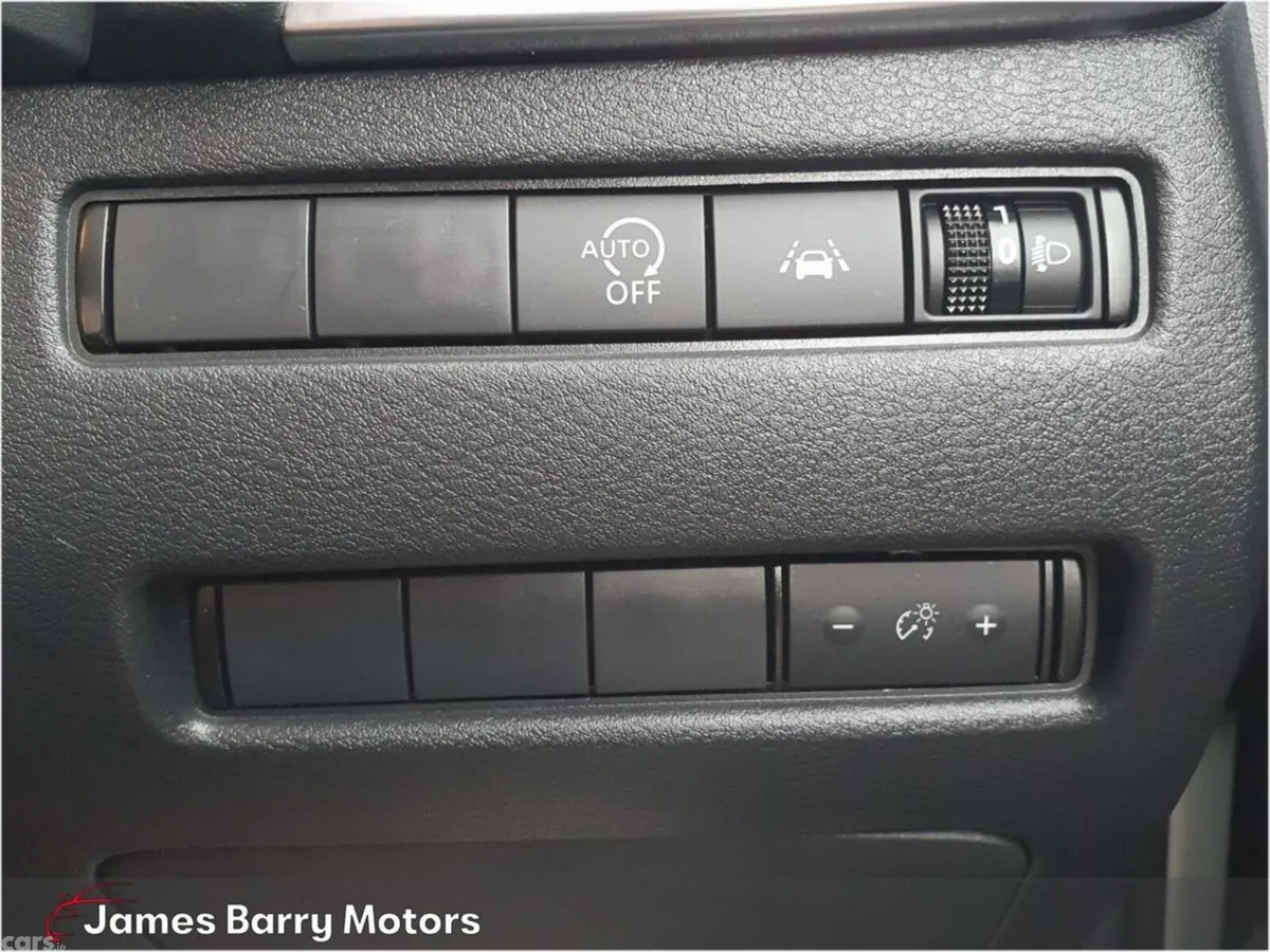 Nissan Qashqai MPV, Petrol Hybrid, 2024, White