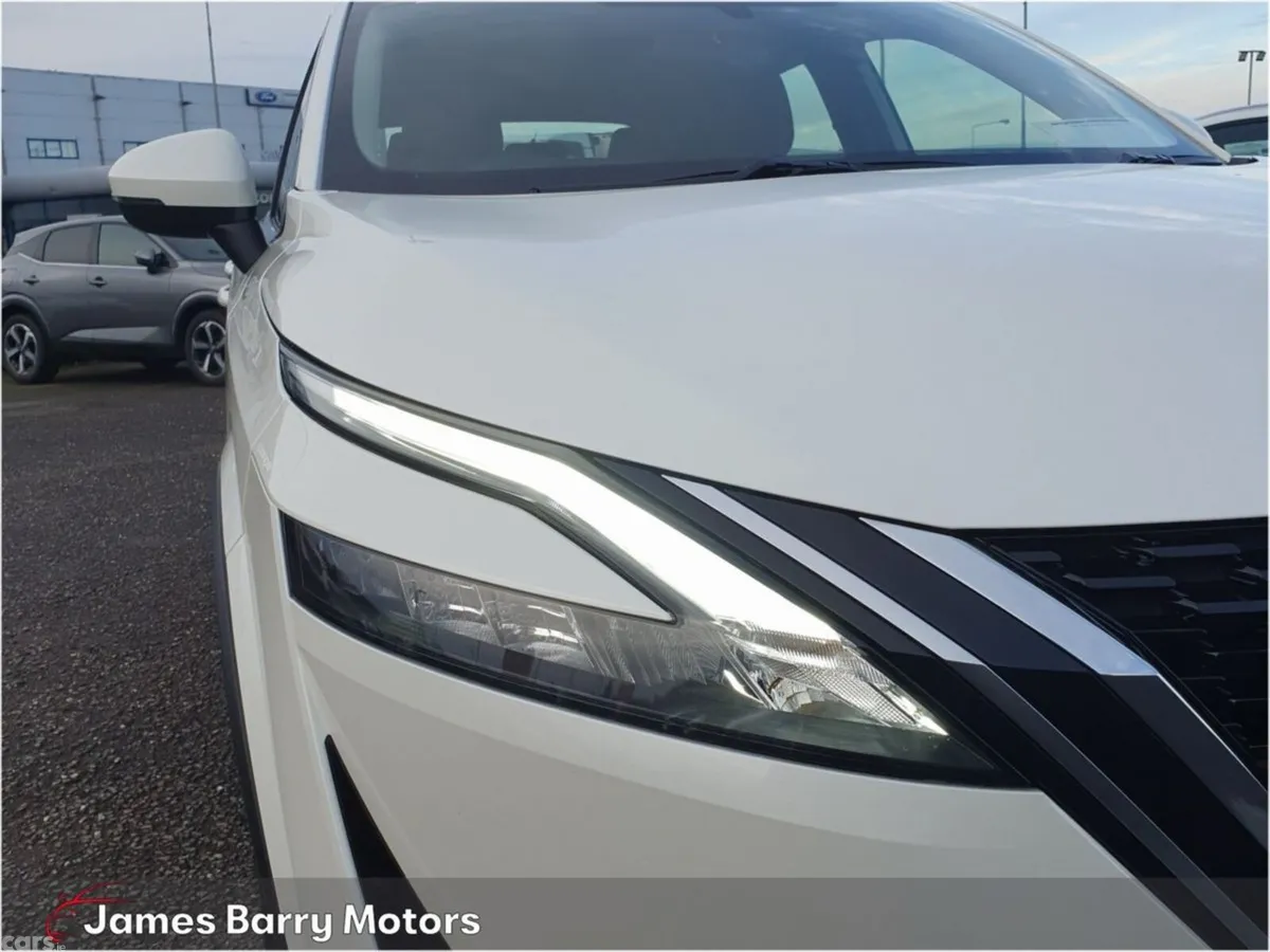 Nissan Qashqai MPV, Petrol Hybrid, 2024, White