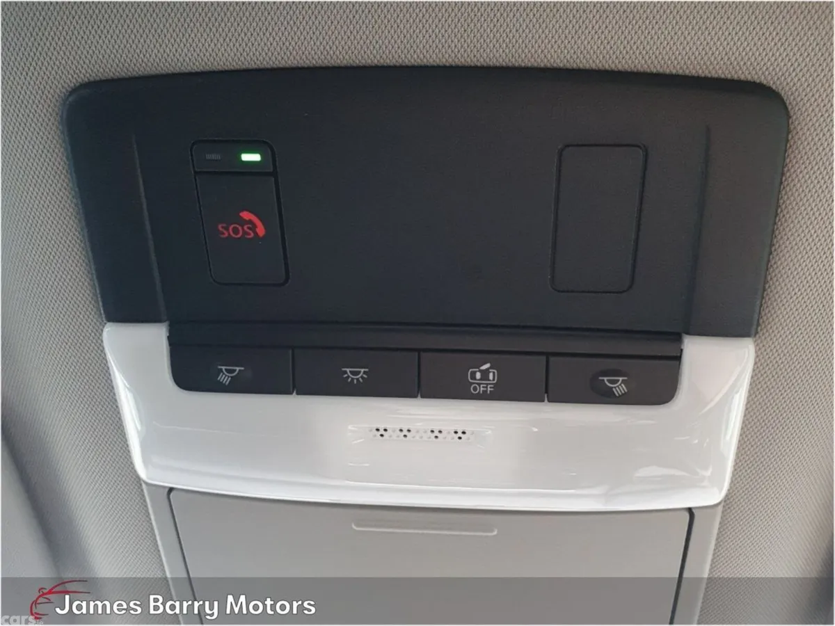Nissan Qashqai MPV, Petrol Hybrid, 2024, White
