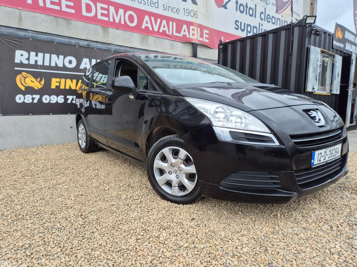 Peugeot 5008 MPV, Diesel, 2012, Black