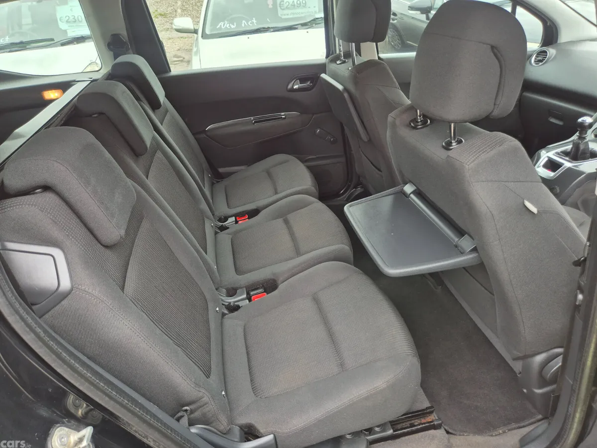 Peugeot 5008 MPV, Diesel, 2012, Black