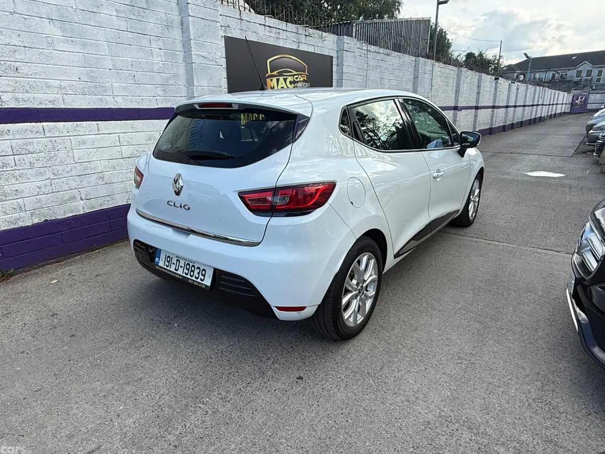 Renault Clio Hatchback, Petrol, 2019, White