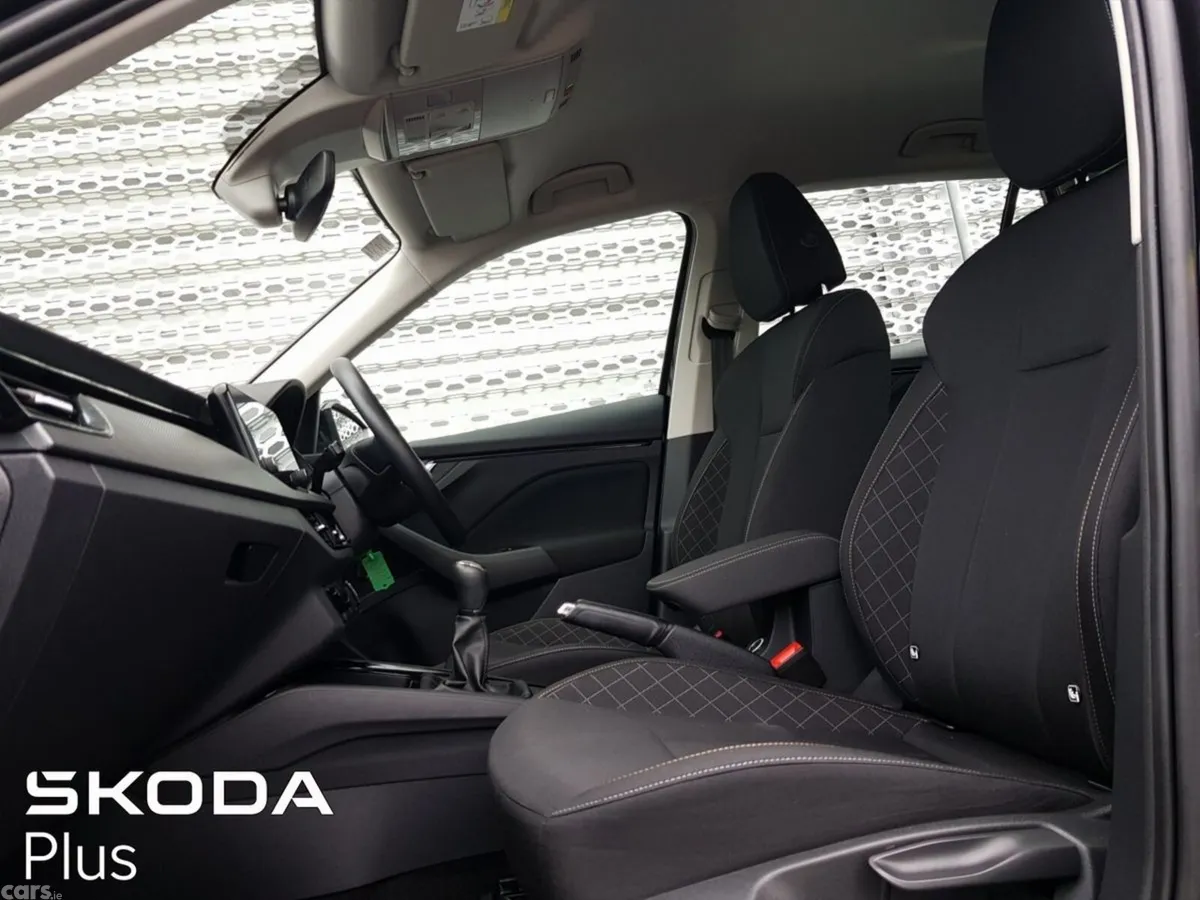 Skoda Kamiq Hatchback, Petrol, 2023, Grey