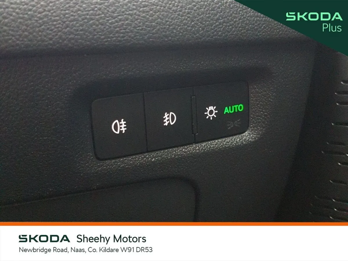 Skoda Octavia Saloon, Petrol, 2023, Black