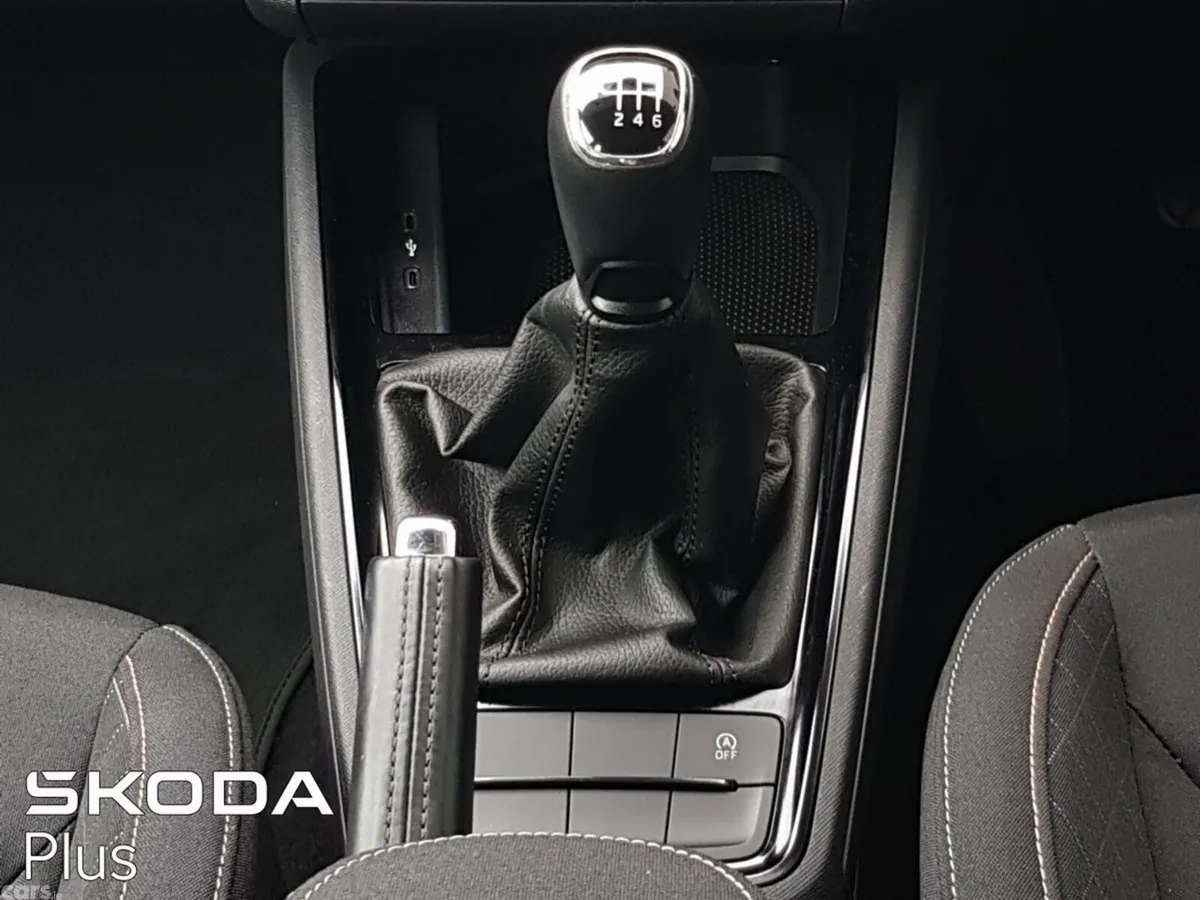 Skoda Kamiq Hatchback, Petrol, 2023, Grey
