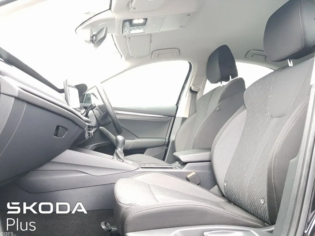Skoda Octavia Saloon, Petrol, 2023, Black