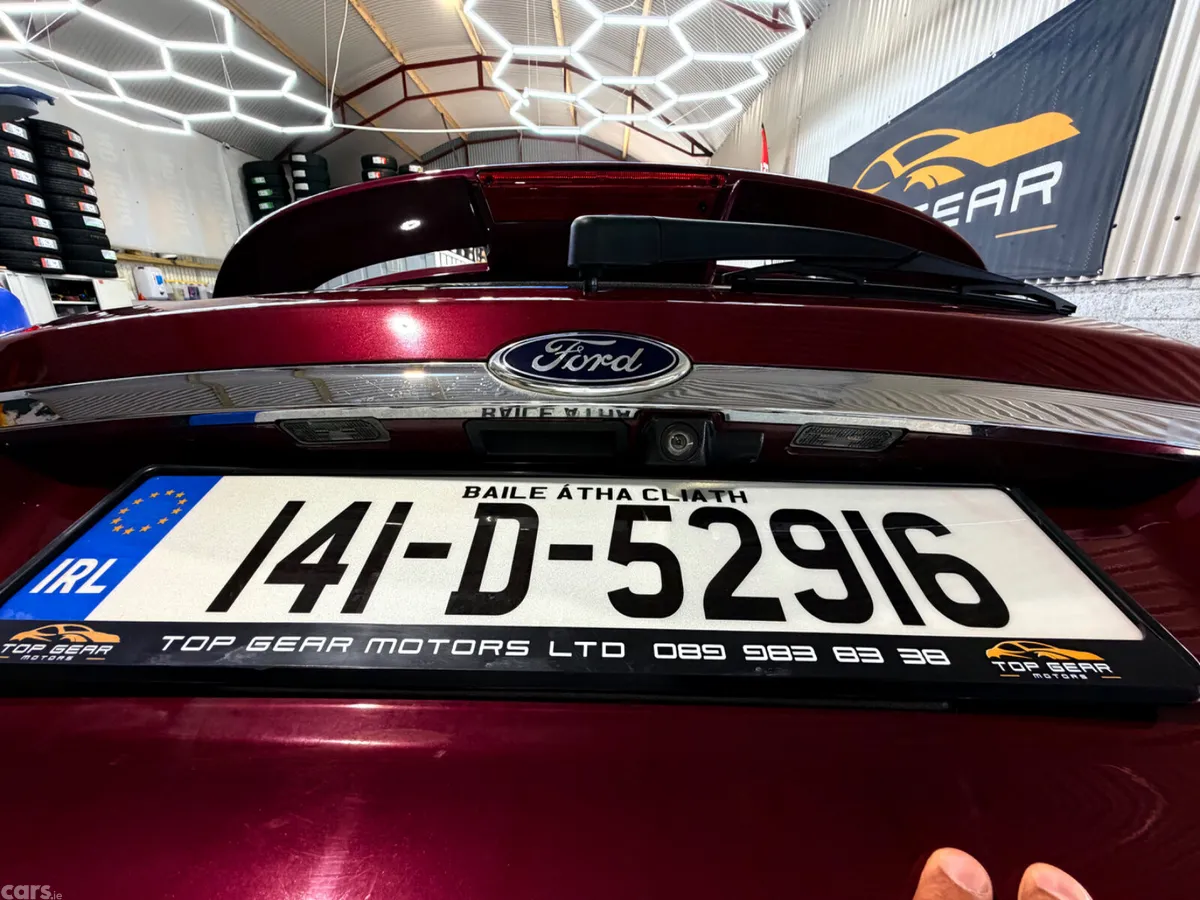 Ford Fiesta Hatchback, Petrol, 2014, Red