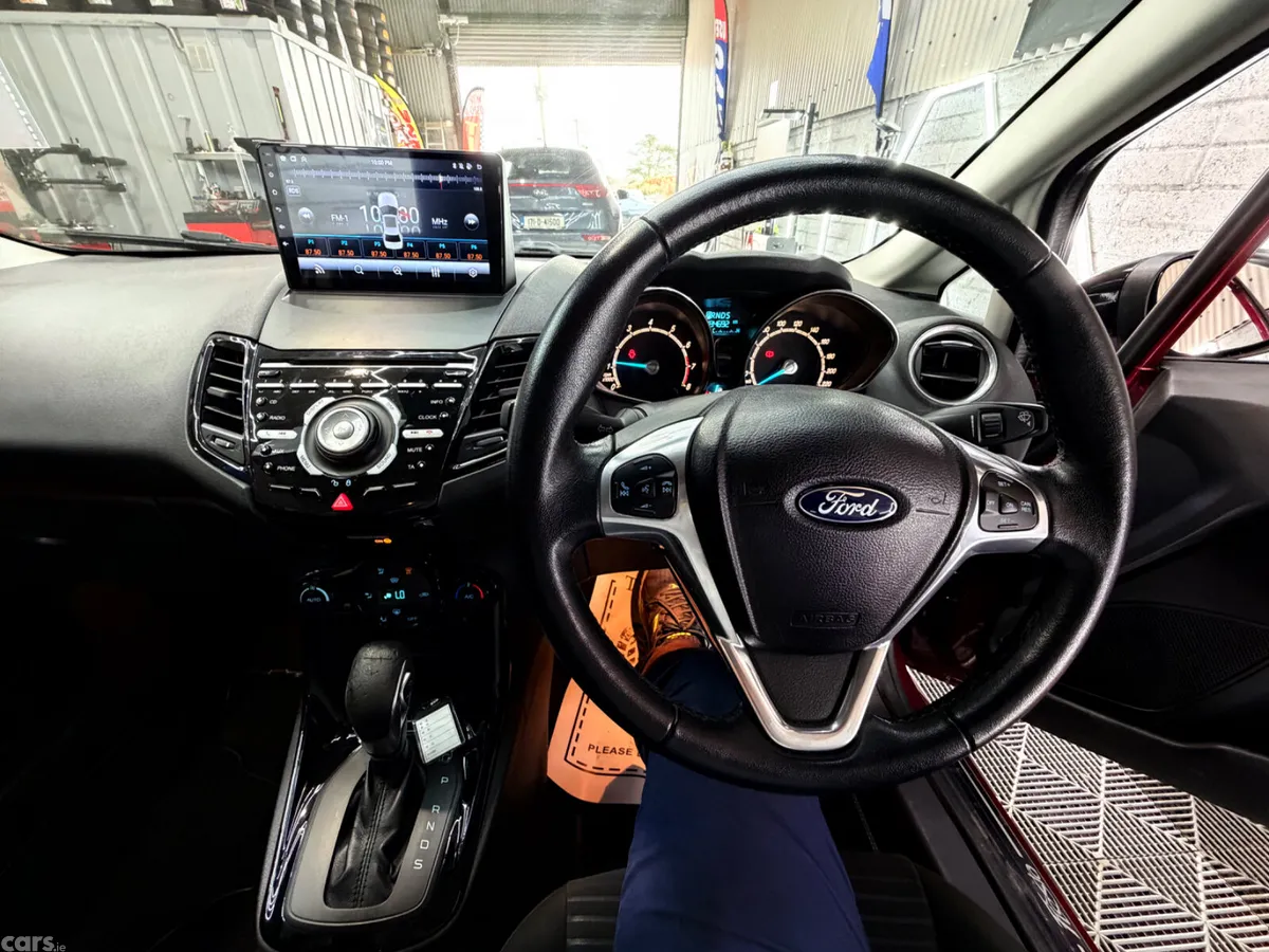 Ford Fiesta Hatchback, Petrol, 2014, Red