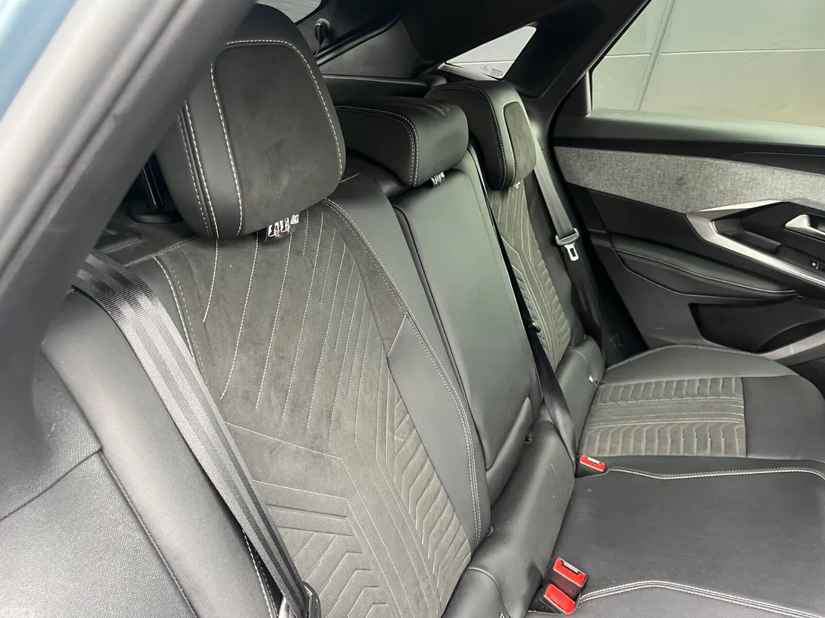Peugeot 3008 MPV, Petrol Hybrid, 2024, Blue