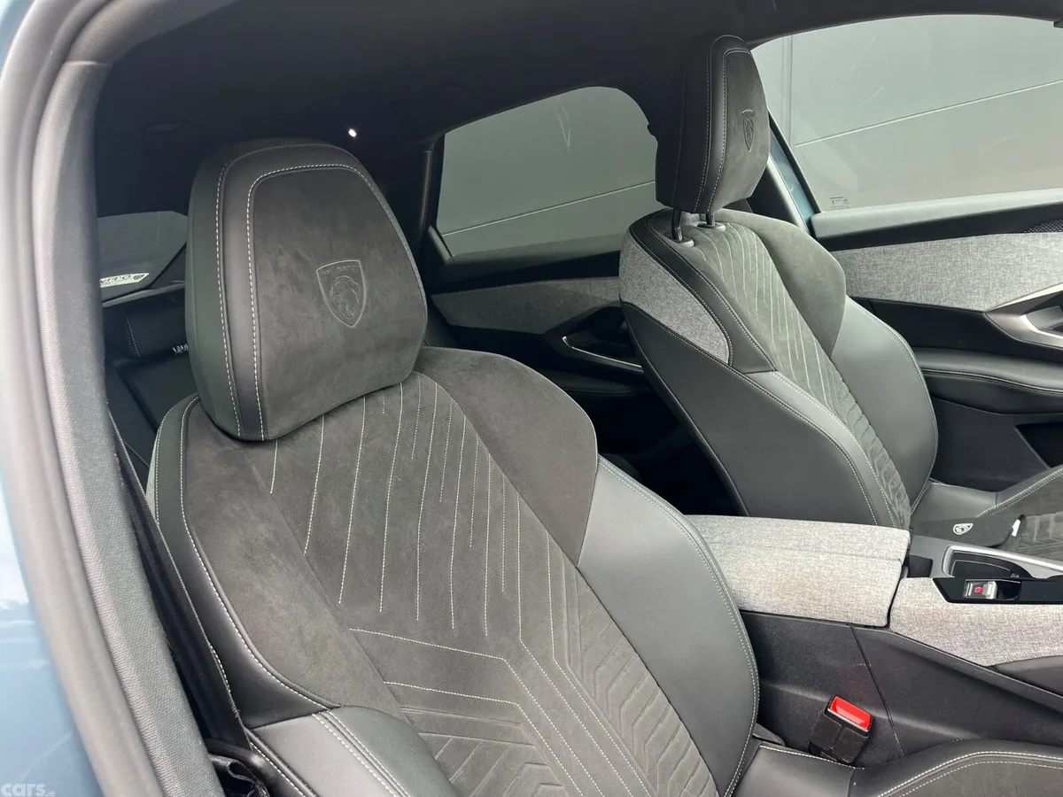 Peugeot 3008 MPV, Petrol Hybrid, 2024, Blue