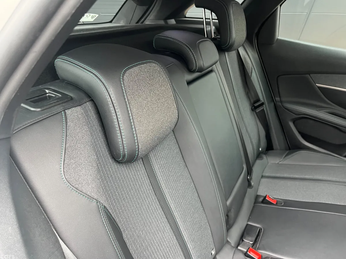 Peugeot 3008 MPV, Diesel, 2022, White