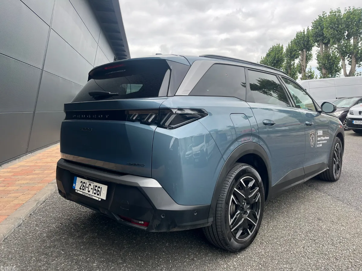 Peugeot 5008 MPV, Petrol Hybrid, 2026, Blue