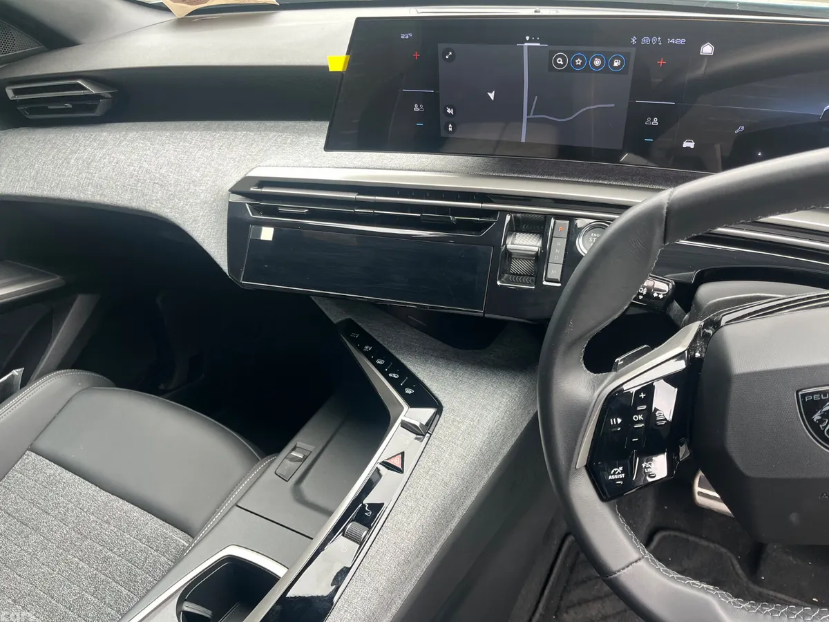 Peugeot 5008 MPV, Petrol Hybrid, 2026, Blue