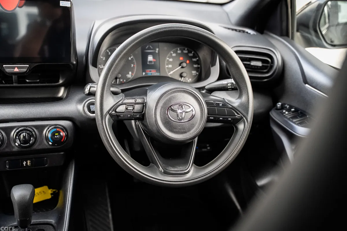 Toyota Yaris Hatchback, Petrol, 2021, Black