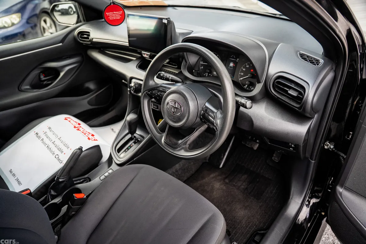 Toyota Yaris Hatchback, Petrol, 2021, Black