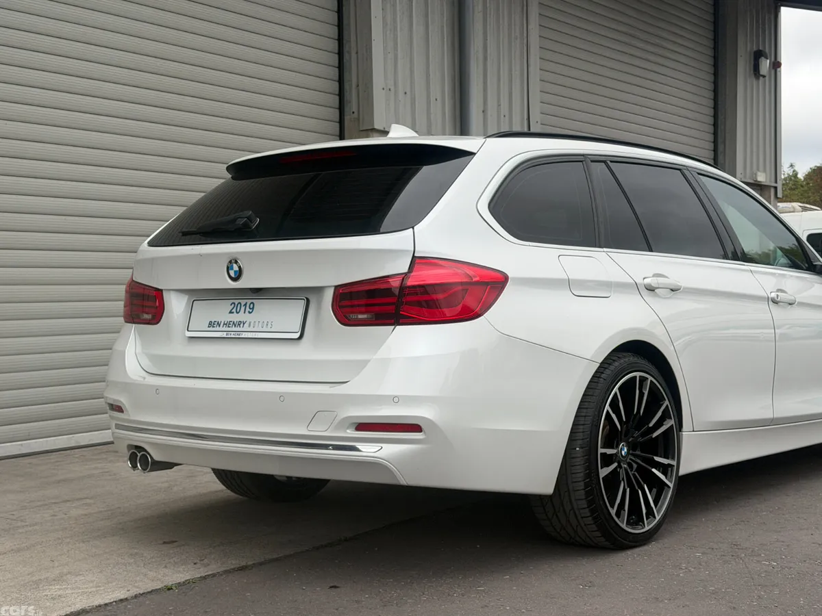 BMW 3-Series Estate, Diesel, 2019, White