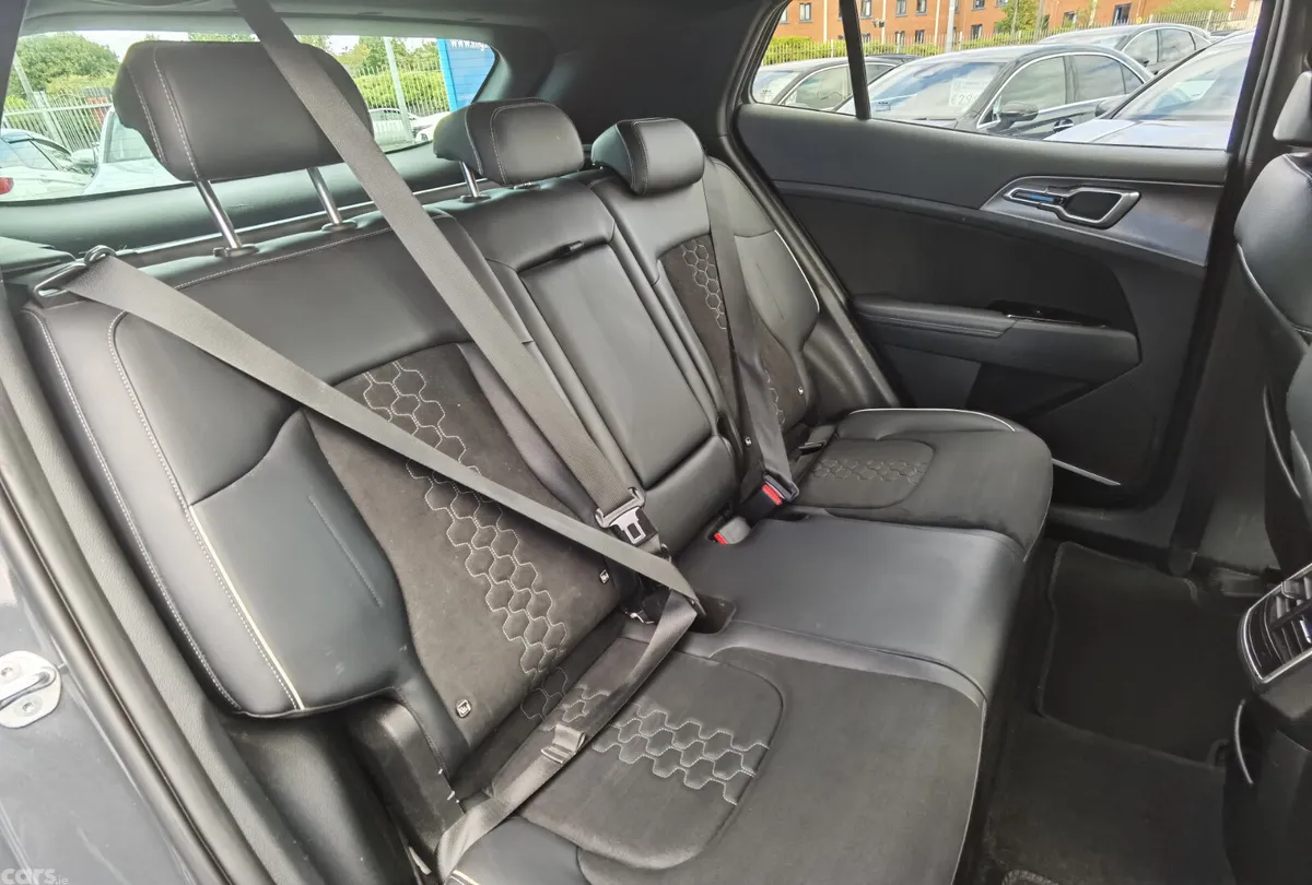 Kia Sportage SUV, Petrol Plug-in Hybrid, 2023, Grey