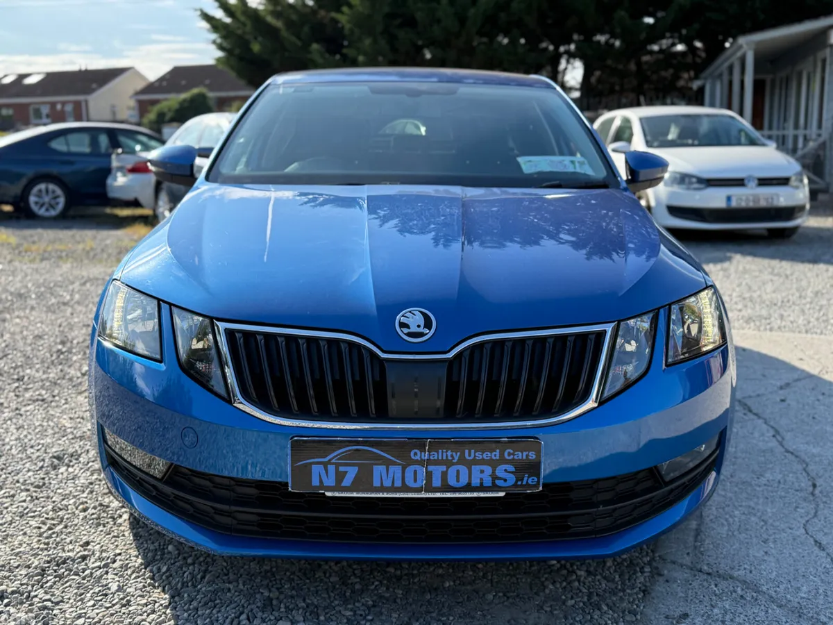 Skoda Octavia Saloon, Petrol, 2020, Blue