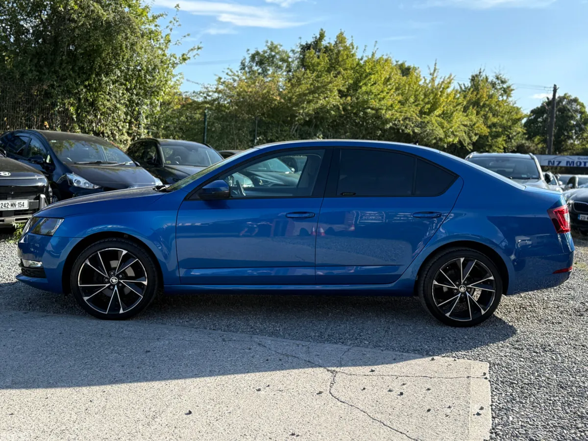 Skoda Octavia Saloon, Petrol, 2020, Blue
