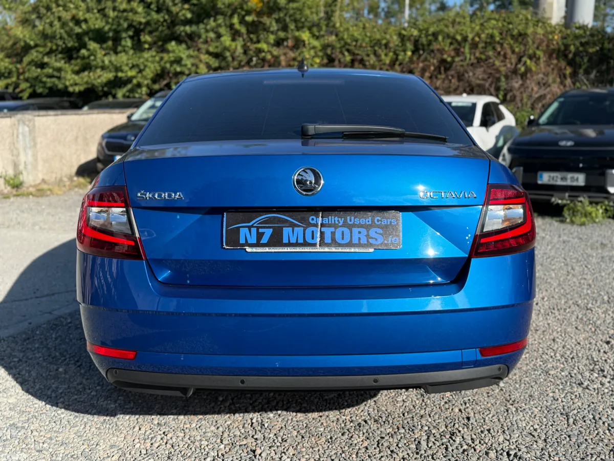Skoda Octavia Saloon, Petrol, 2020, Blue