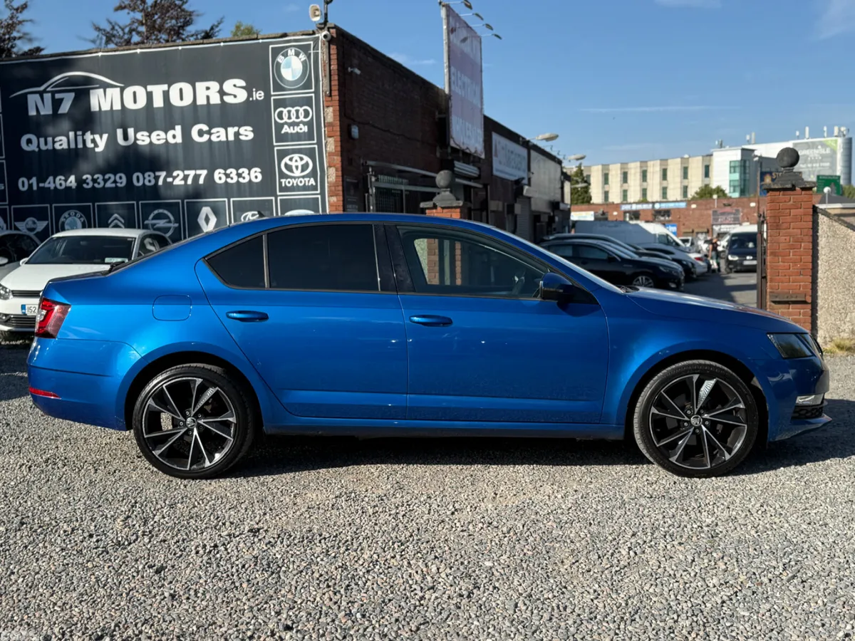 Skoda Octavia Saloon, Petrol, 2020, Blue