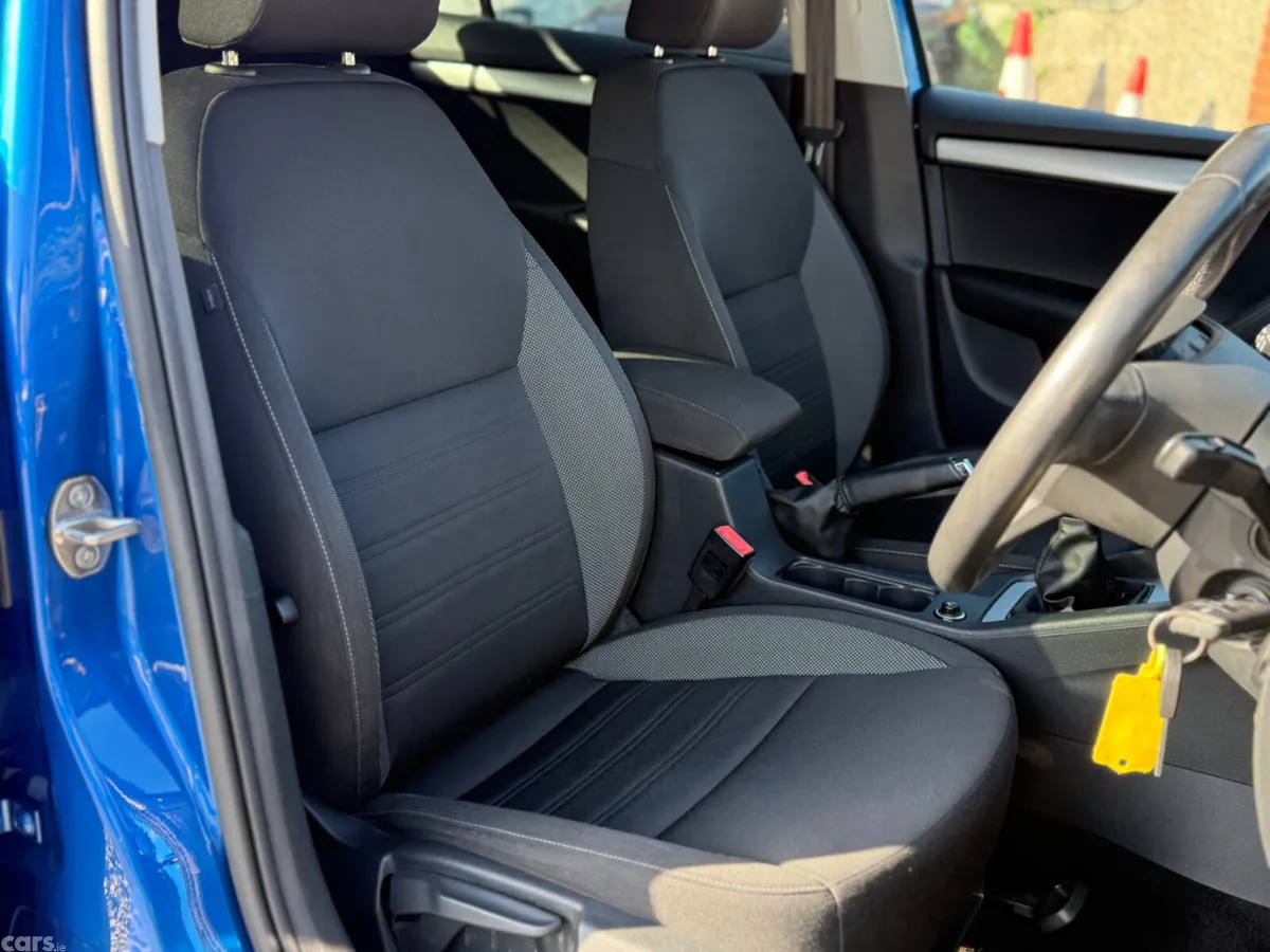 Skoda Octavia Saloon, Petrol, 2020, Blue