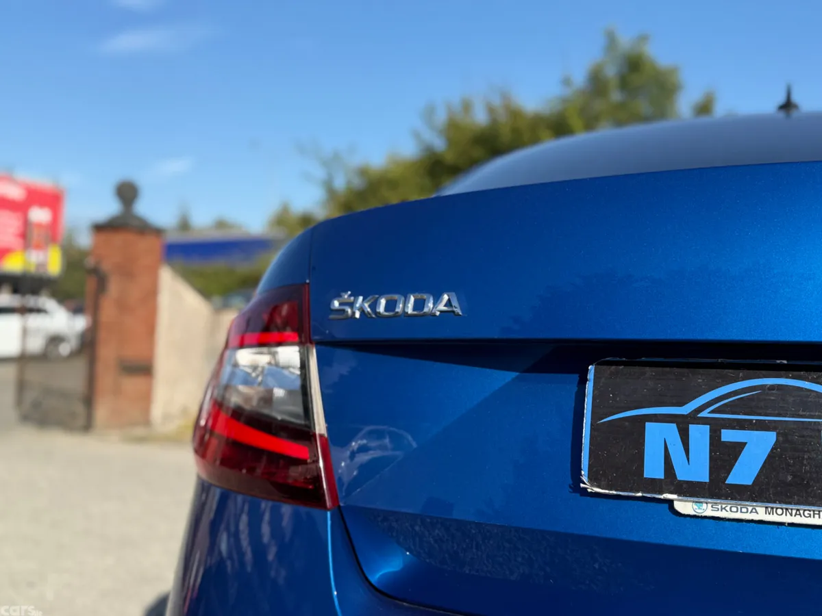 Skoda Octavia Saloon, Petrol, 2020, Blue