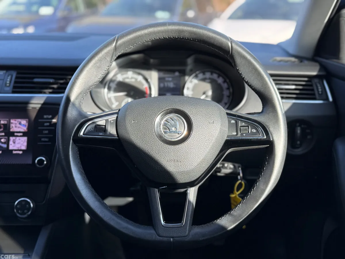 Skoda Octavia Saloon, Petrol, 2020, Blue