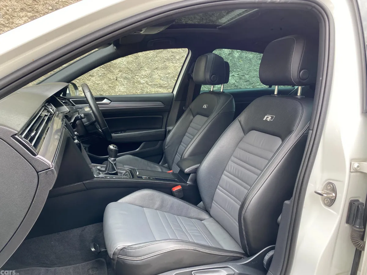 Volkswagen Passat Saloon, Diesel, 2017, White