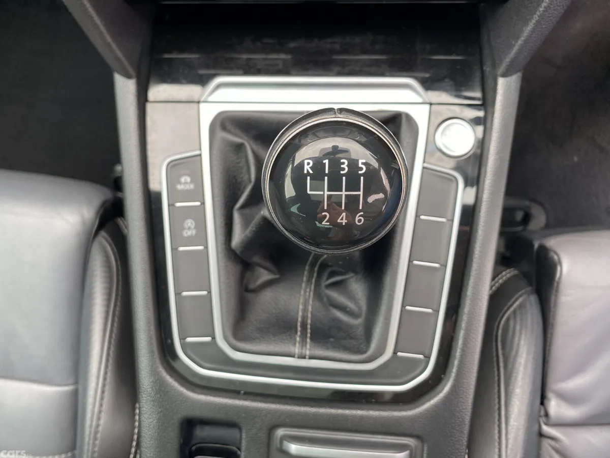 Volkswagen Passat Saloon, Diesel, 2017, White