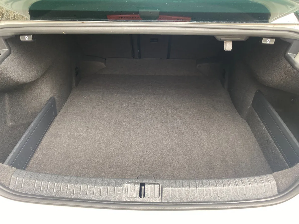 Volkswagen Passat Saloon, Diesel, 2017, White