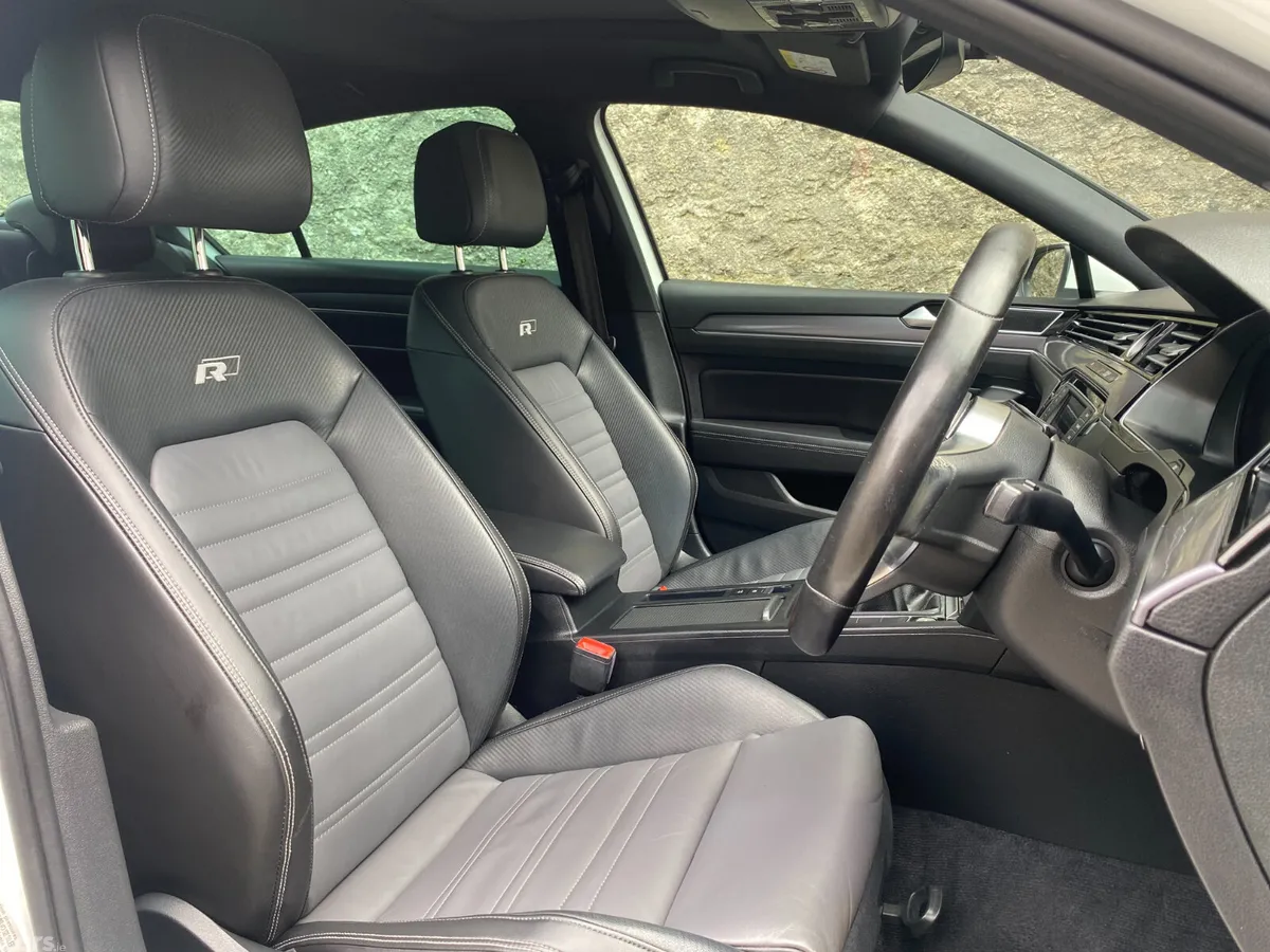 Volkswagen Passat Saloon, Diesel, 2017, White