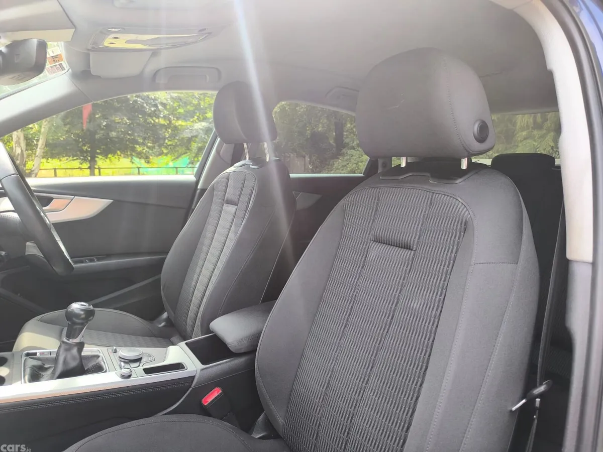 Audi A4 Saloon, Diesel, 2017, Blue